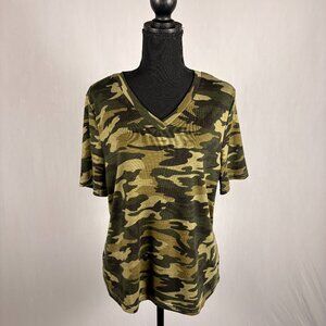 SHEIN | V-neck Camo Cropped Tee | 1XL | NWOT